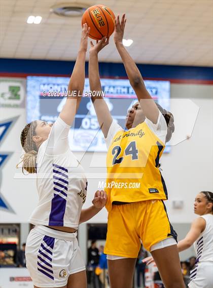 Thumbnail 1 in Montverde Academy vs Oak Cliff Faith Family Academy (Chipotle Nationals Semifinal) photogallery.