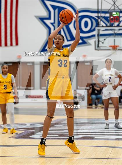 Thumbnail 2 in Montverde Academy vs Oak Cliff Faith Family Academy (Chipotle Nationals Semifinal) photogallery.