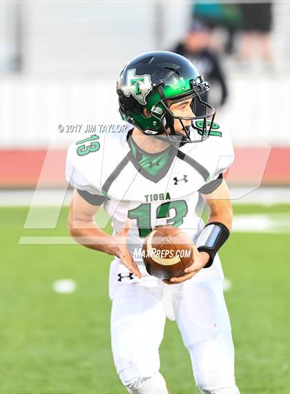 Thumbnail 3 in Tioga vs. Jonesboro (UIL 6-Man 1-A Semifinal) photogallery.