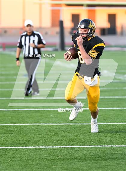 Thumbnail 3 in Tioga vs. Jonesboro (UIL 6-Man 1-A Semifinal) photogallery.