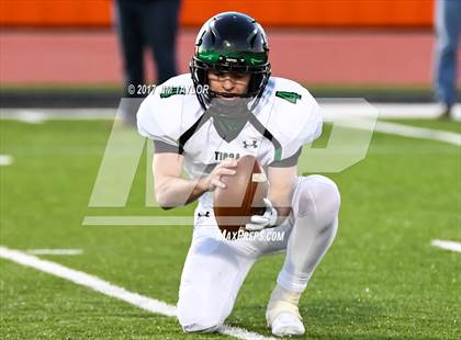 Thumbnail 1 in Tioga vs. Jonesboro (UIL 6-Man 1-A Semifinal) photogallery.