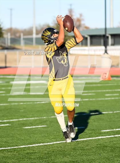Thumbnail 1 in Tioga vs. Jonesboro (UIL 6-Man 1-A Semifinal) photogallery.