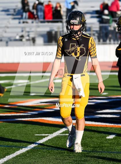 Thumbnail 1 in Tioga vs. Jonesboro (UIL 6-Man 1-A Semifinal) photogallery.