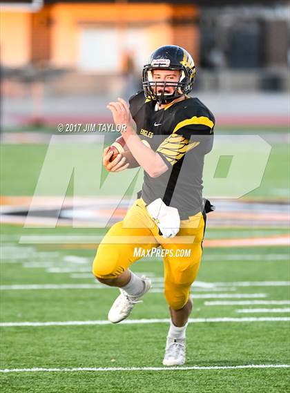 Thumbnail 1 in Tioga vs. Jonesboro (UIL 6-Man 1-A Semifinal) photogallery.