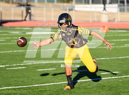 Thumbnail 1 in Tioga vs. Jonesboro (UIL 6-Man 1-A Semifinal) photogallery.