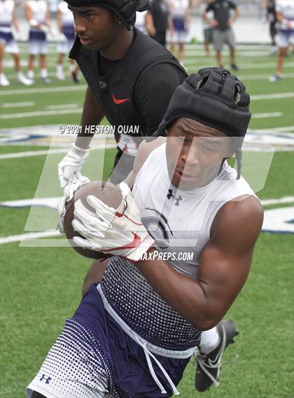 Thumbnail 1 in Centennial vs. Carlsbad (Brave 8 Invitational) photogallery.