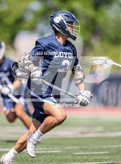 Thumbnail 2 in Loyola @ Crespi photogallery.