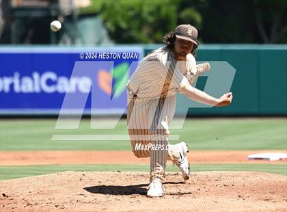 Thumbnail 2 in Don Lugo vs. Mission Viejo (Halo Classic) photogallery.