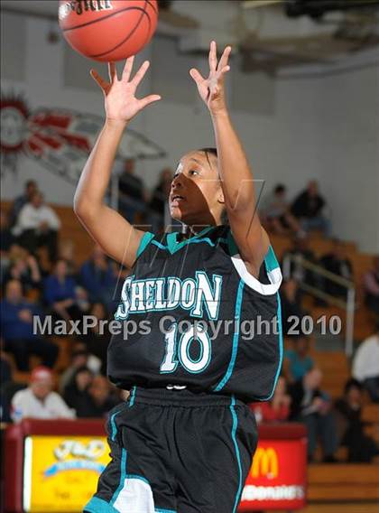 Thumbnail 1 in Sheldon vs. Oak Ridge (CIF SJS D1 Playoffs) photogallery.