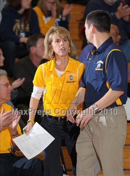 Thumbnail 3 in Sheldon vs. Oak Ridge (CIF SJS D1 Playoffs) photogallery.