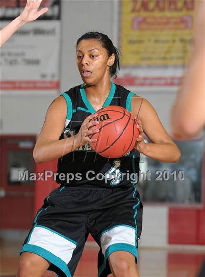 Thumbnail 2 in Sheldon vs. Oak Ridge (CIF SJS D1 Playoffs) photogallery.