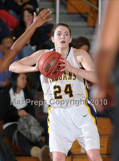 Thumbnail 2 in Sheldon vs. Oak Ridge (CIF SJS D1 Playoffs) photogallery.