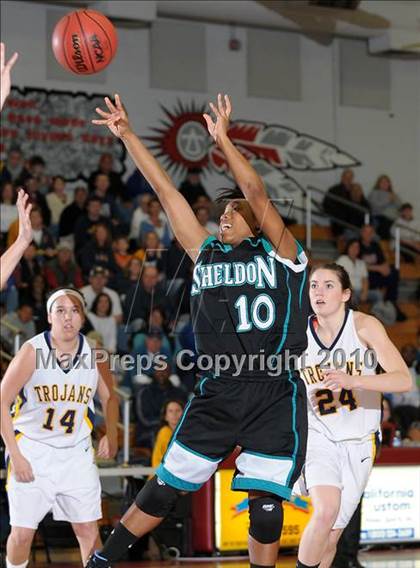 Thumbnail 2 in Sheldon vs. Oak Ridge (CIF SJS D1 Playoffs) photogallery.