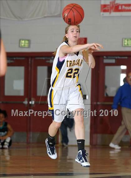 Thumbnail 3 in Sheldon vs. Oak Ridge (CIF SJS D1 Playoffs) photogallery.