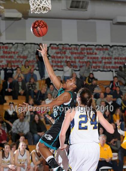 Thumbnail 1 in Sheldon vs. Oak Ridge (CIF SJS D1 Playoffs) photogallery.