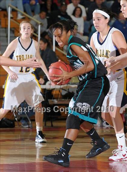 Thumbnail 1 in Sheldon vs. Oak Ridge (CIF SJS D1 Playoffs) photogallery.
