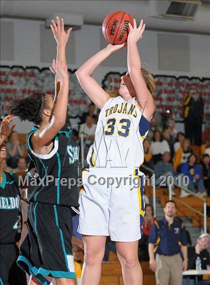 Thumbnail 1 in Sheldon vs. Oak Ridge (CIF SJS D1 Playoffs) photogallery.