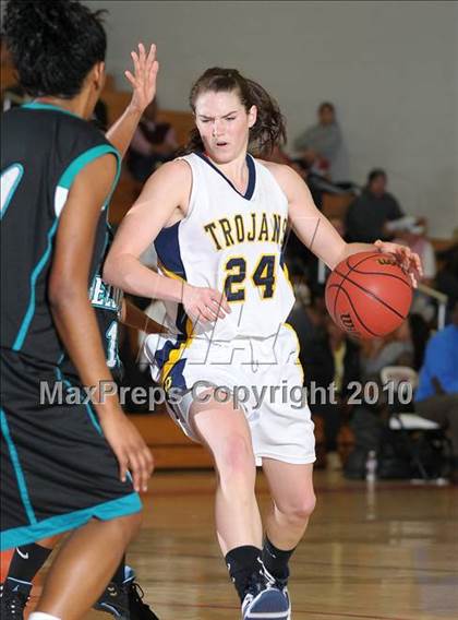 Thumbnail 3 in Sheldon vs. Oak Ridge (CIF SJS D1 Playoffs) photogallery.