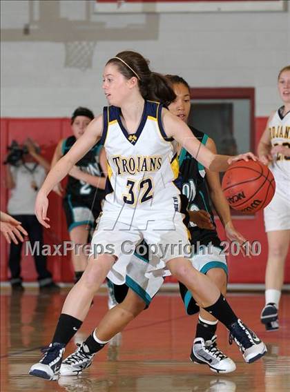 Thumbnail 3 in Sheldon vs. Oak Ridge (CIF SJS D1 Playoffs) photogallery.