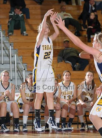 Thumbnail 3 in Sheldon vs. Oak Ridge (CIF SJS D1 Playoffs) photogallery.