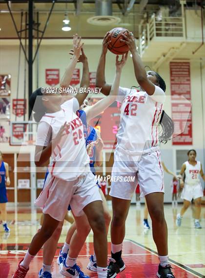 Thumbnail 1 in Roncalli @ Pike photogallery.