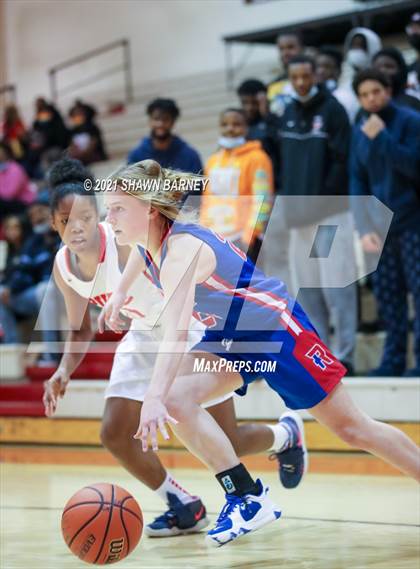 Thumbnail 1 in Roncalli @ Pike photogallery.