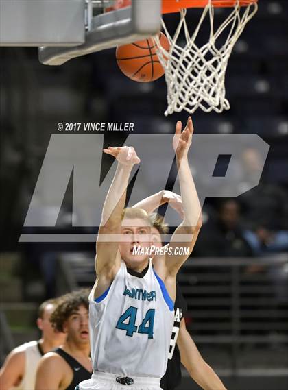 Thumbnail 3 in Kentlake vs. Bonney Lake photogallery.