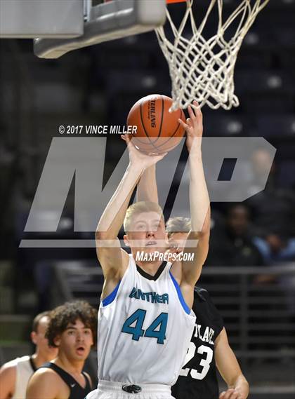 Thumbnail 2 in Kentlake vs. Bonney Lake photogallery.