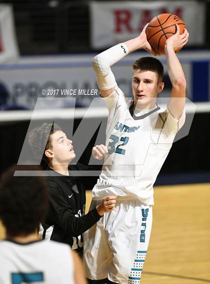 Thumbnail 2 in Kentlake vs. Bonney Lake photogallery.