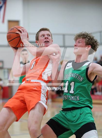 Thumbnail 2 in Amanda-Clearcreek vs Huntington photogallery.