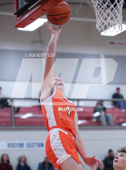 Thumbnail 1 in Amanda-Clearcreek vs Huntington photogallery.