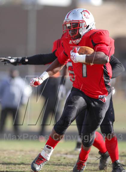 Thumbnail 3 in Duval @ Suitland (MPSSAA 4A South Region Final) photogallery.