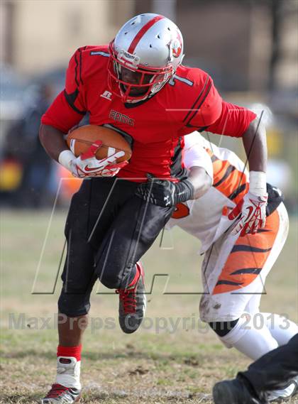 Thumbnail 2 in Duval @ Suitland (MPSSAA 4A South Region Final) photogallery.