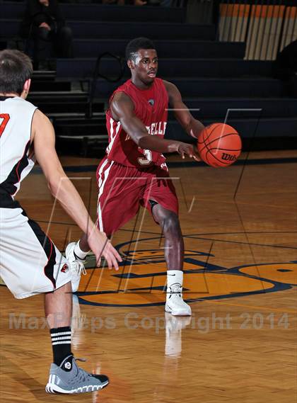 Thumbnail 2 in Pigeon Forge vs Hartselle (Seymour Christmas Classic) photogallery.