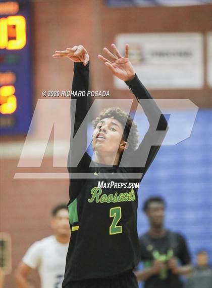 Thumbnail 3 in Roosevelt vs. Clovis East (Central Valley Showcase) photogallery.