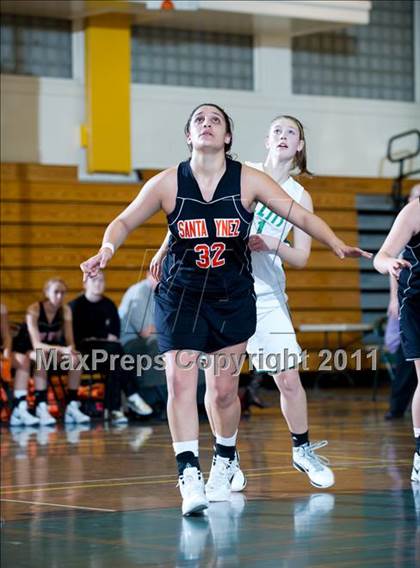 Thumbnail 2 in Santa Ynez vs Willits (Santa Barbara Tournament of Champions) photogallery.