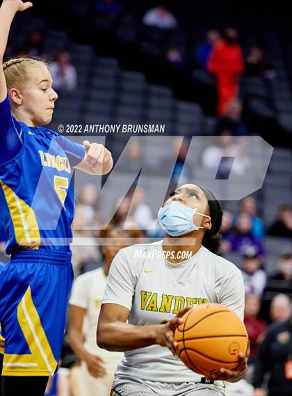 Thumbnail 3 in Vanden vs. Lincoln (CIF SJS D3 Final) photogallery.