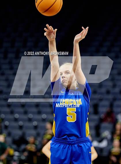 Thumbnail 3 in Vanden vs. Lincoln (CIF SJS D3 Final) photogallery.