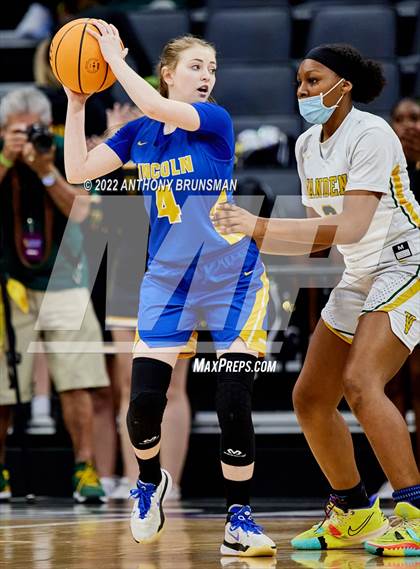 Thumbnail 3 in Vanden vs. Lincoln (CIF SJS D3 Final) photogallery.