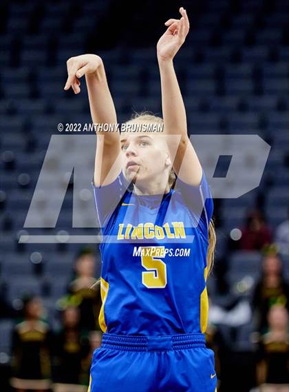 Thumbnail 2 in Vanden vs. Lincoln (CIF SJS D3 Final) photogallery.