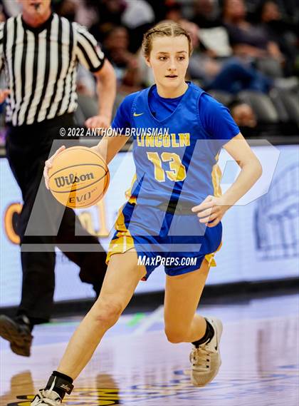 Thumbnail 2 in Vanden vs. Lincoln (CIF SJS D3 Final) photogallery.