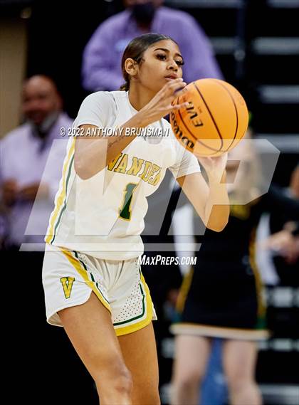 Thumbnail 1 in Vanden vs. Lincoln (CIF SJS D3 Final) photogallery.