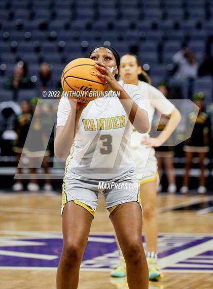 Thumbnail 2 in Vanden vs. Lincoln (CIF SJS D3 Final) photogallery.