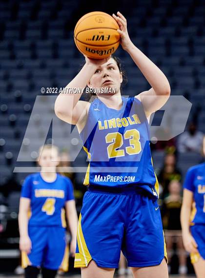 Thumbnail 3 in Vanden vs. Lincoln (CIF SJS D3 Final) photogallery.