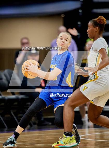 Thumbnail 1 in Vanden vs. Lincoln (CIF SJS D3 Final) photogallery.