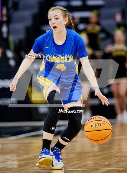 Thumbnail 2 in Vanden vs. Lincoln (CIF SJS D3 Final) photogallery.