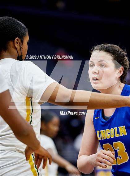 Thumbnail 2 in Vanden vs. Lincoln (CIF SJS D3 Final) photogallery.