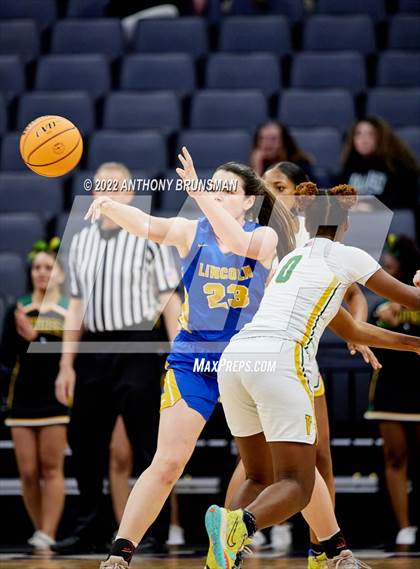 Thumbnail 3 in Vanden vs. Lincoln (CIF SJS D3 Final) photogallery.