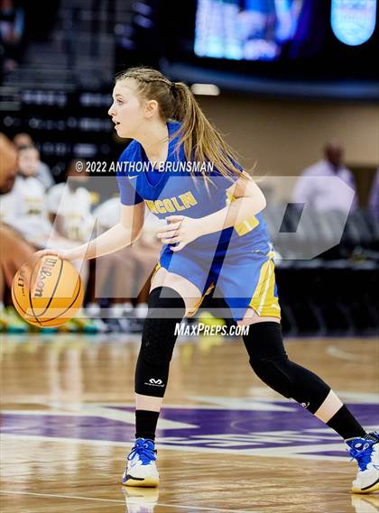 Thumbnail 2 in Vanden vs. Lincoln (CIF SJS D3 Final) photogallery.