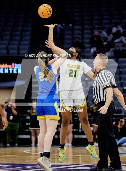 Thumbnail 3 in Vanden vs. Lincoln (CIF SJS D3 Final) photogallery.